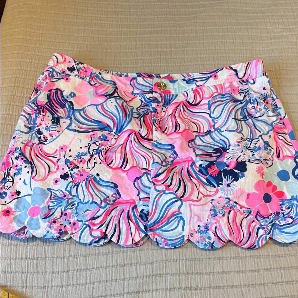 Lilly Pulitzer Blue and Pink Floral Skirt Skort 14 
Pockets!! Shorts!